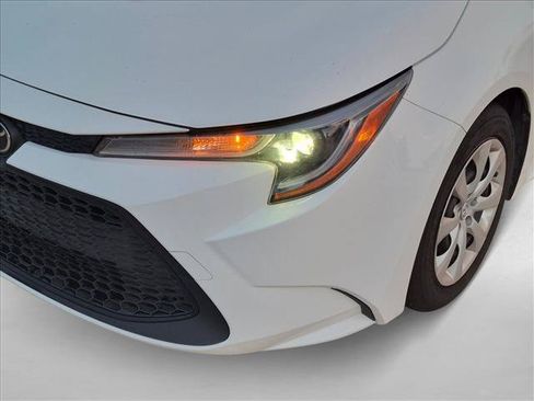 Certified 2022 Toyota Corolla LE FWD image 10