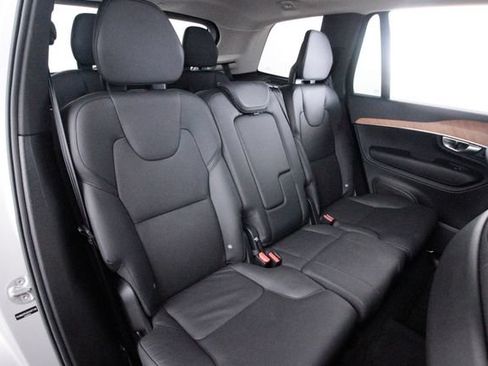 Certified 2025 Volvo XC90 B5 Plus w/ Protection Package Premier AWD/4WD image 34