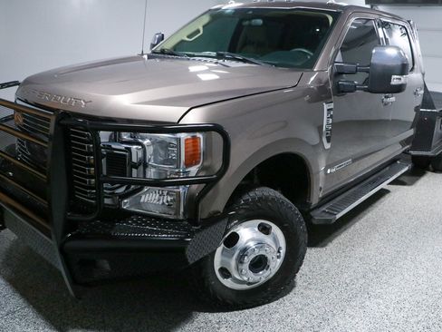 Used 2021 Ford F350 XLT w/ XLT Premium Package AWD/4WD image 31