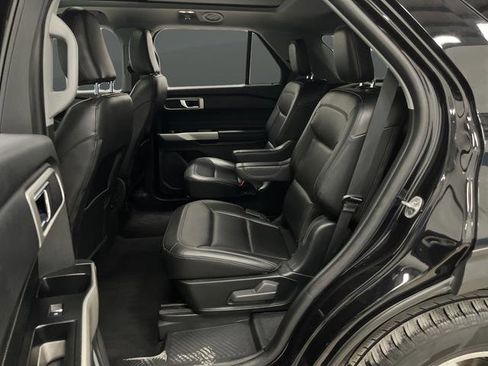 Used 2023 Ford Explorer XLT image 29