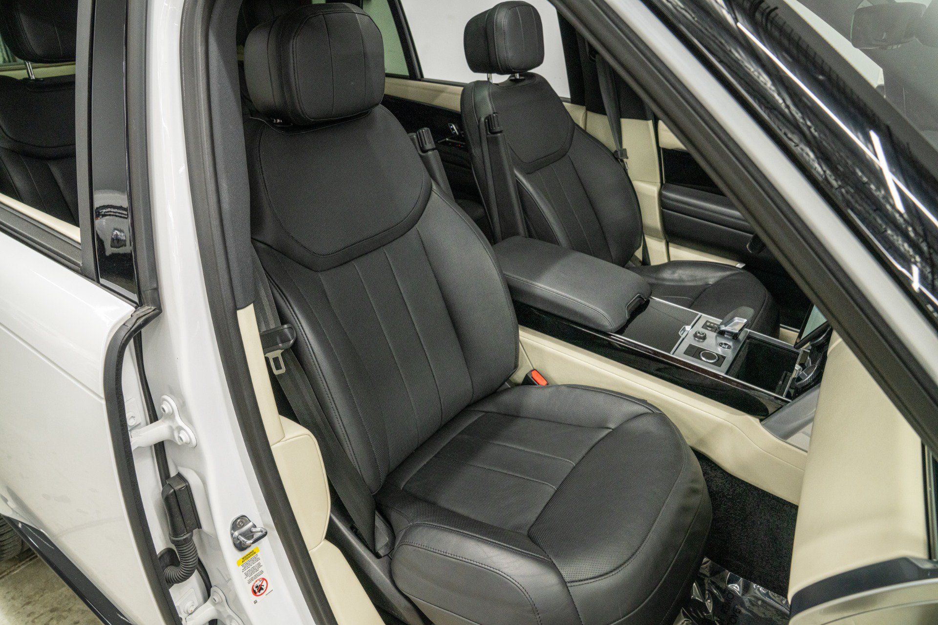 Used 2023 Land Rover Range Rover Long Wheelbase SE AWD/4WD image 25