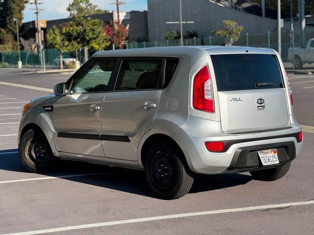 Used 2013 Kia Soul FWD image 9
