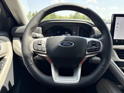 New 2026 Ford Explorer Active w/ Active Comfort Package RWD image 15