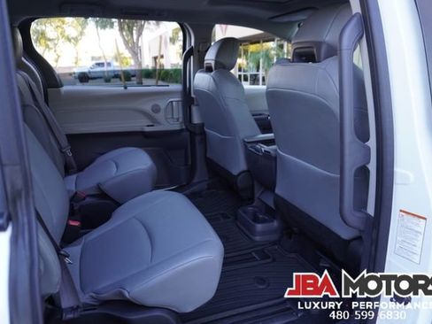Used 2023 Toyota Sienna XLE image 7