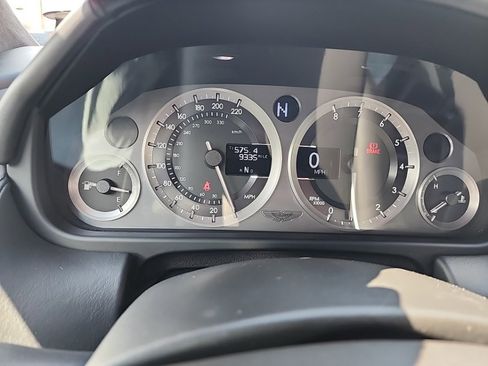 Used 2012 Aston Martin V8 Vantage S RWD image 37