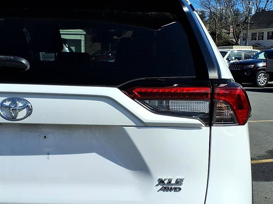 Used 2021 Toyota RAV4 XLE w/ Convenience Package AWD/4WD image 8
