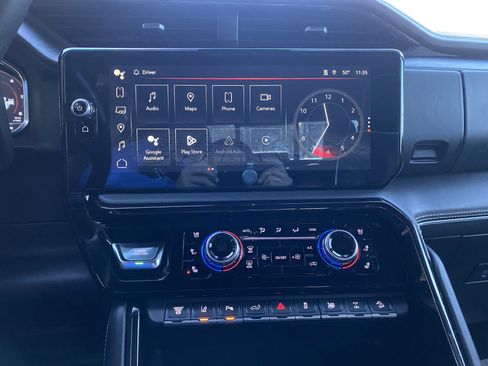 Used 2024 GMC Sierra 2500 AT4X image 27