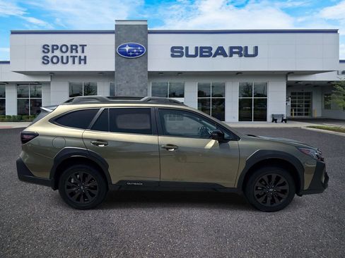 Used 2025 Subaru Outback Onyx Edition w/ Popular Package #2 AWD/4WD image 2