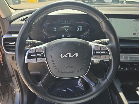 Certified 2024 Kia Telluride LX FWD image 29