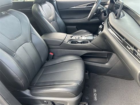 Certified 2025 INFINITI QX60 Luxe w/ Vision Package image 11