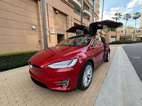 Used 2017 Tesla Model X 100D AWD/4WD image 3