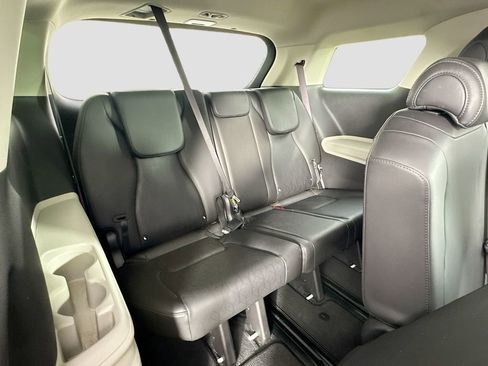 Used 2022 Kia Carnival LX FWD image 32