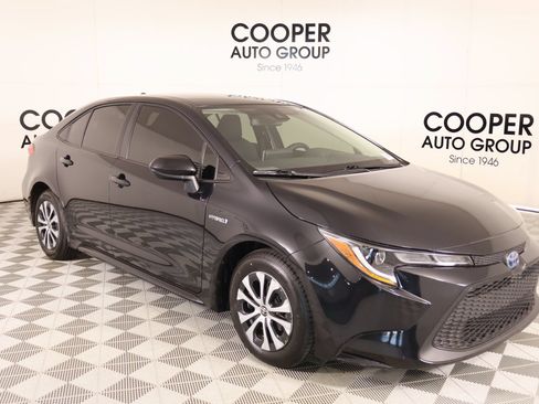 Used 2020 Toyota Corolla LE FWD image 1