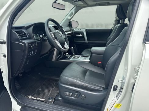 Used 2018 Toyota 4Runner Limited image 9