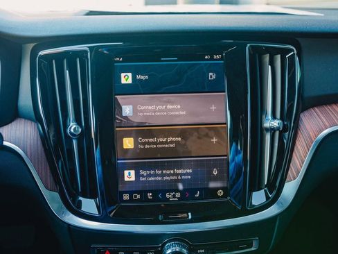 New 2025 Volvo V60 B5 Cross Country Plus w/ Protection Package Premier image 21