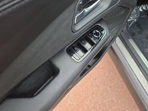 Used 2024 Nissan Ariya AWD image 11