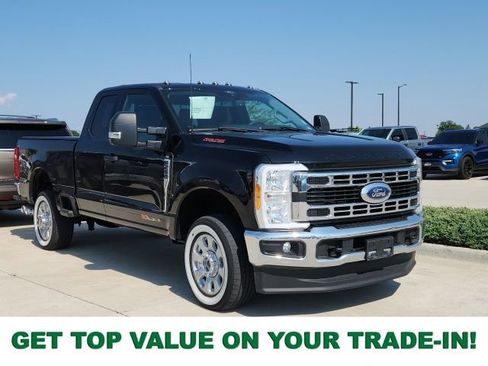 Used 2023 Ford F250 XLT AWD/4WD image 1