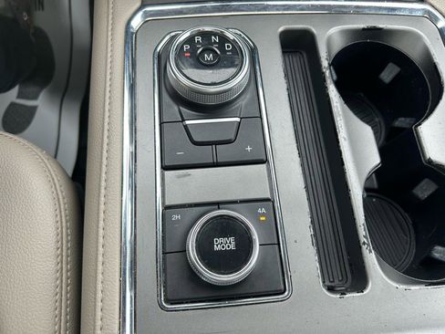 Used 2020 Ford Expedition XLT w/ Equipment Group 202A image 22