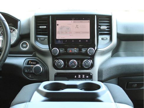 New 2026 RAM 1500 Express AWD/4WD image 17