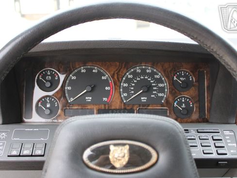 Used 1990 Jaguar XJ Vanden Plas RWD image 10