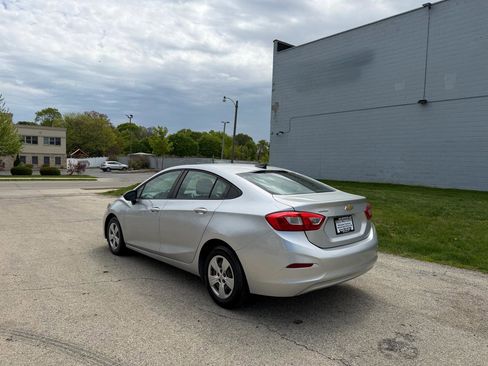 Used 2017 Chevrolet Cruze LS FWD image 5