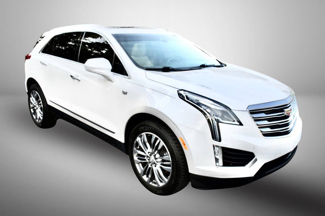 Used 2017 Cadillac XT5 Premium Luxury w/ LPO, Wheel Lock Package AWD/4WD image 9