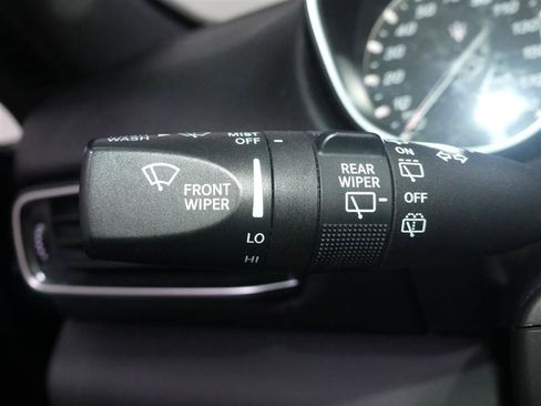 Used 2019 Maserati Levante AWD/4WD image 33