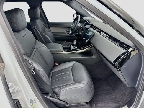 Used 2024 Land Rover Range Rover Sport SE AWD/4WD image 18