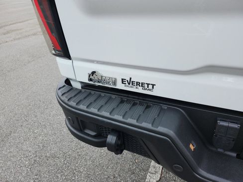 Used 2025 GMC Sierra 2500 AT4X w/ AT4X AEV Edition AWD/4WD image 4