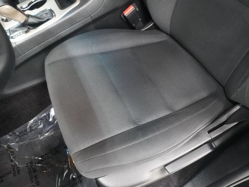 Used 2017 Jeep Grand Cherokee Laredo image 12