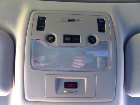 Used 2018 Lexus IS 300 F Sport w/ F Sport Package image 39