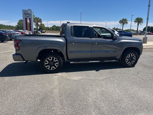 Used 2024 Nissan Frontier SL w/ Technology Package AWD/4WD image 5
