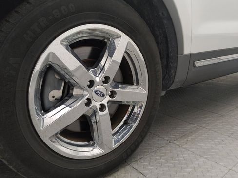 Used 2019 Ford Explorer XLT w/ Equipment Group 201A FWD image 31