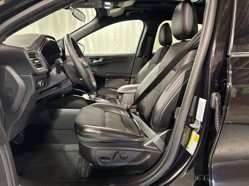 Used 2023 Ford Escape ST-Line w/ Tech Pack #1 image 3