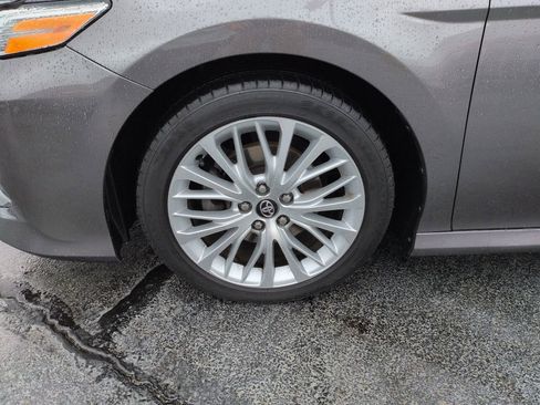 Used 2019 Toyota Camry XLE FWD image 27
