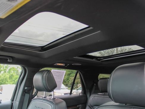 Used 2017 Ford Explorer Platinum image 14