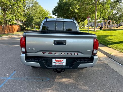 Used 2022 Toyota Tacoma SR AWD/4WD image 4