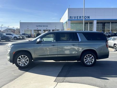 Used 2023 Chevrolet Suburban Premier image 25
