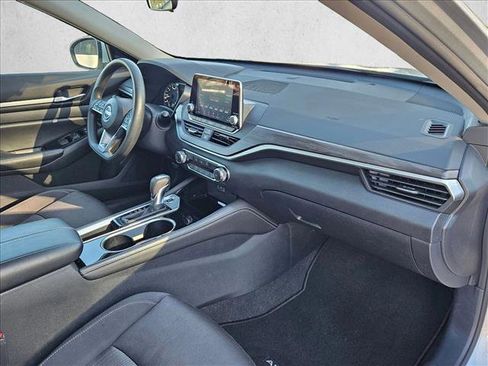Used 2023 Nissan Altima 2.5 SV image 17