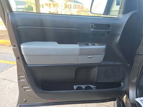 Used 2012 Toyota Tundra 4x4 Double Cab w/ Tow Pkg image 9