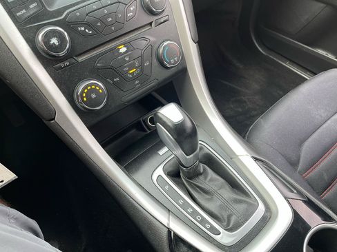 Used 2013 Ford Fusion SE FWD image 19