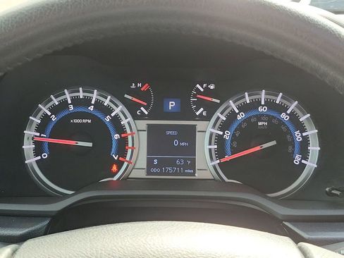 Used 2016 Toyota 4Runner Limited image 12