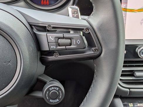 Certified 2026 Porsche Macan S AWD/4WD image 10