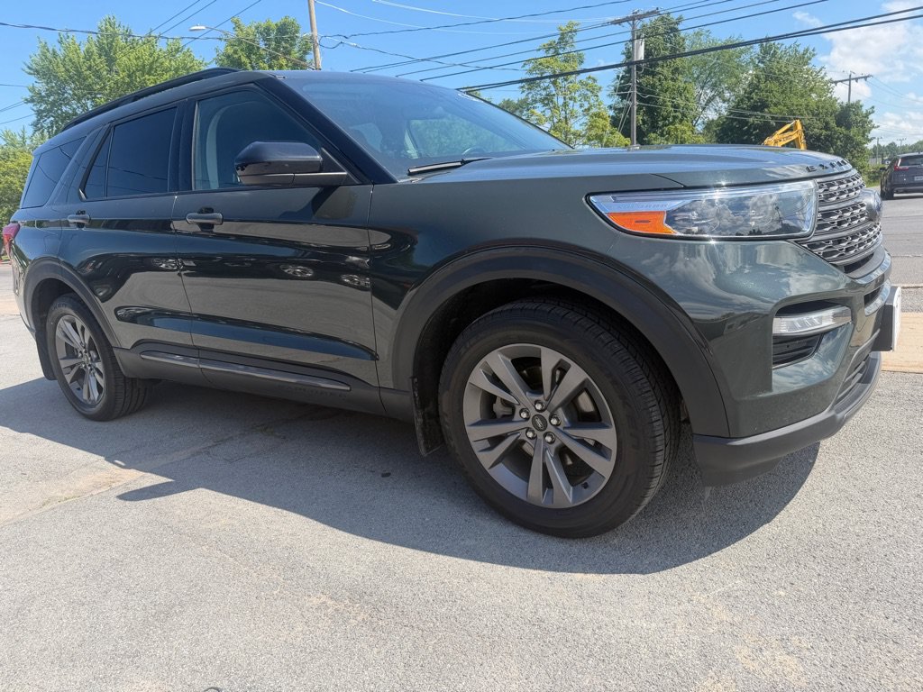 Used 2022 Ford Explorer XLT w/ Equipment Group 202A AWD/4WD image 1
