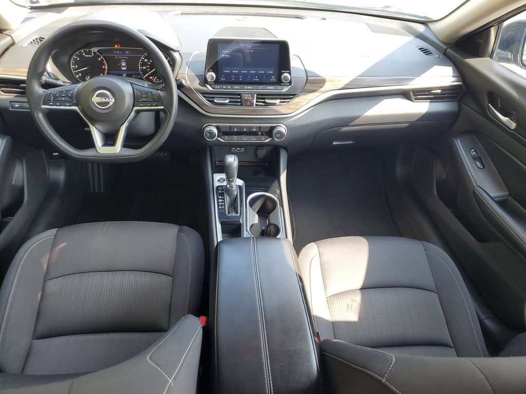 Used 2024 Nissan Altima 2.5 SV FWD image 17