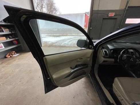 Used 2007 Mitsubishi Outlander XLS image 20