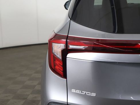 Used 2025 Kia Seltos S AWD/4WD image 15