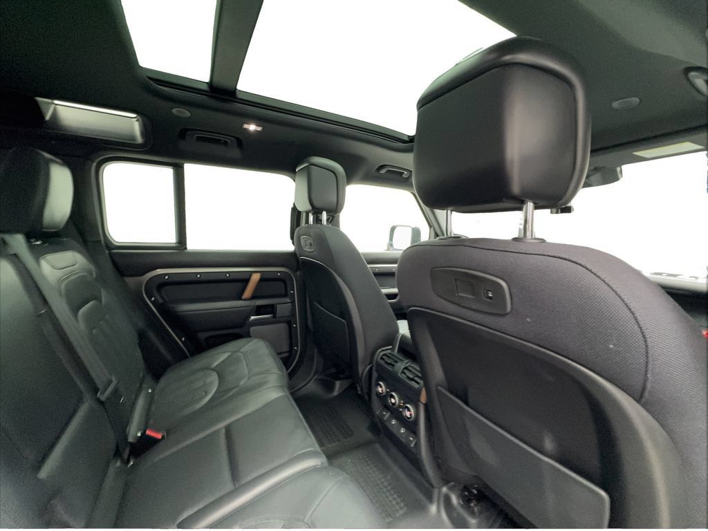 Used 2021 Land Rover Defender 110 X AWD/4WD image 28