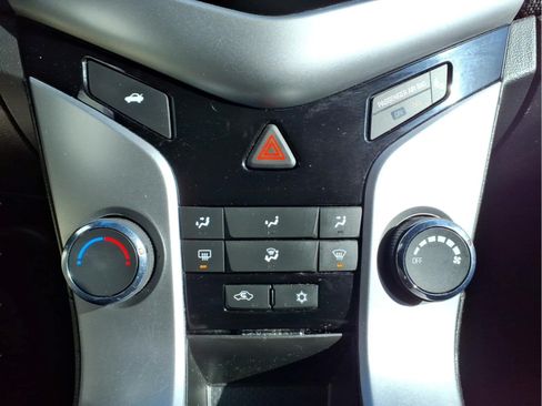 Used 2016 Chevrolet Cruze LT FWD image 14