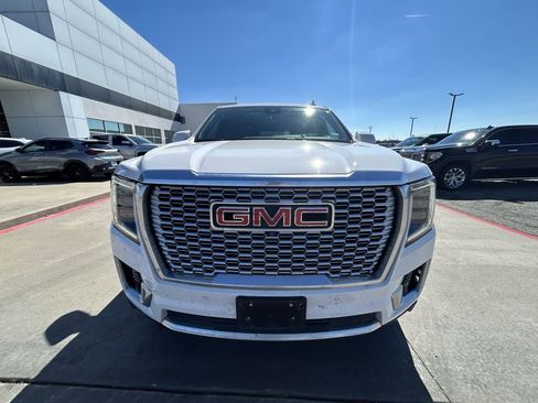 Used 2023 GMC Yukon Denali w/ Denali Reserve Package image 5